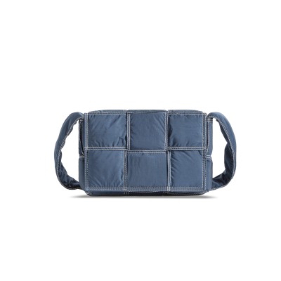 BOTTEGA VENETA SMALL PADDED TECH CASSETTE 795675V4GT11000 (23*14*7.5cm)